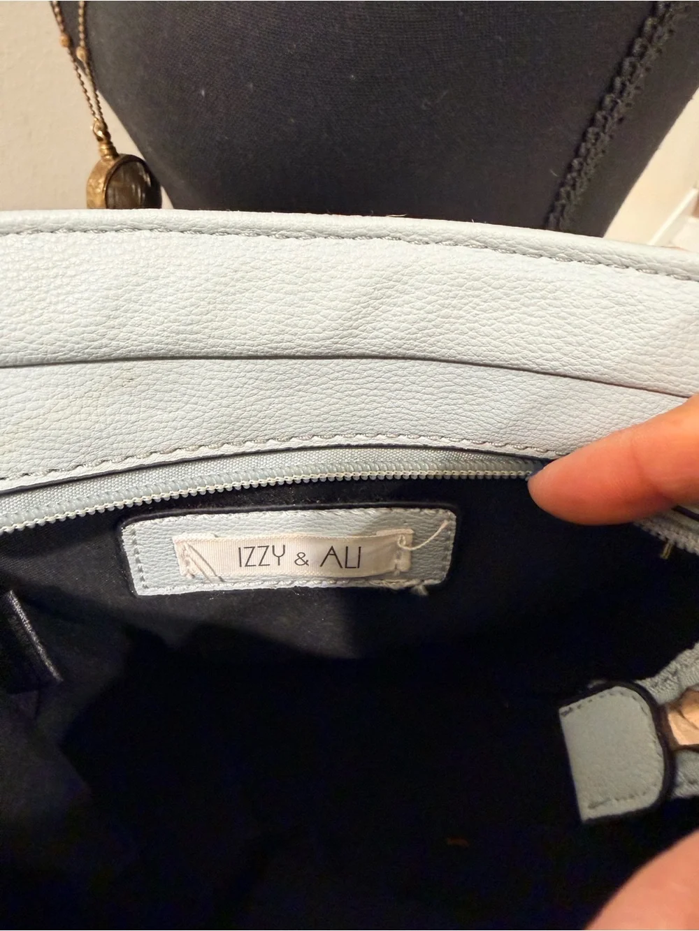 Woven Straw Crossbody Bag with Light blue Trim - Picture 3 of 8